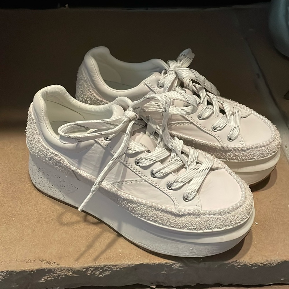 UGG Marin Lace